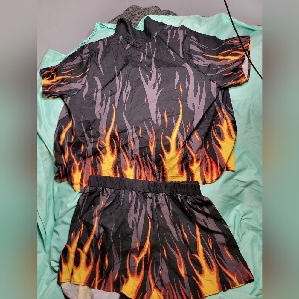 Shein 4X Shorts and Button Down Shirt Set - Picture 6 of 6